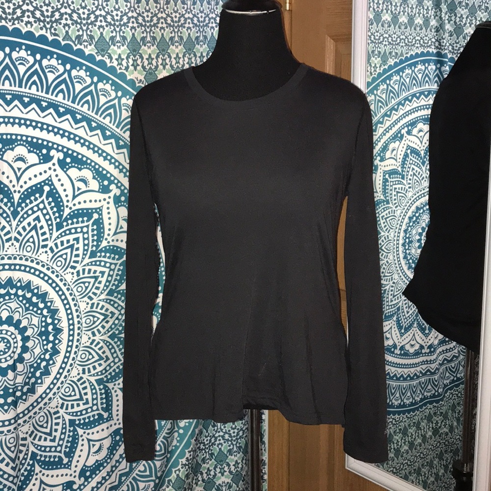 Black long sleeved T